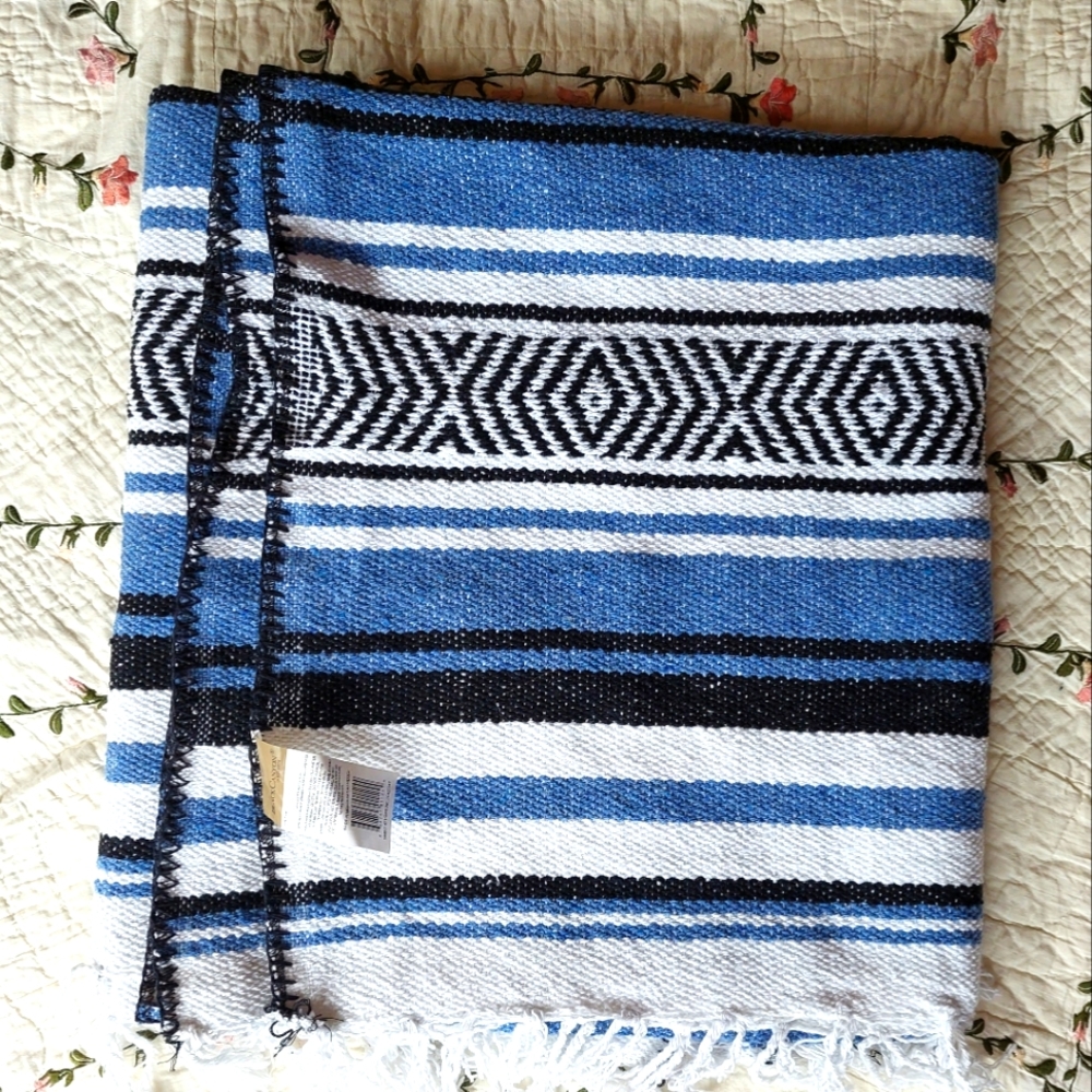 Black Canyon Outfitters Cotton Blend Multistriped Blue White Blanket